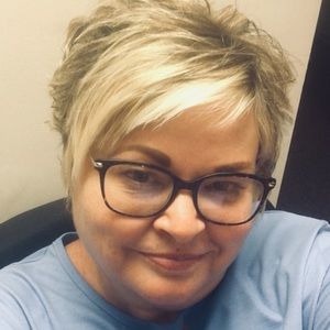 Meet your Posher, Lori